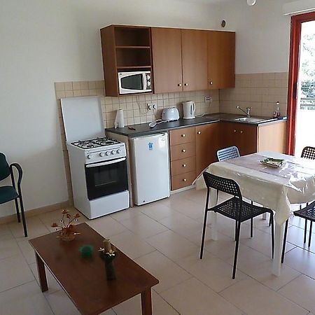 Apartmán Valentinos Court Paphos Pokoj fotografie
