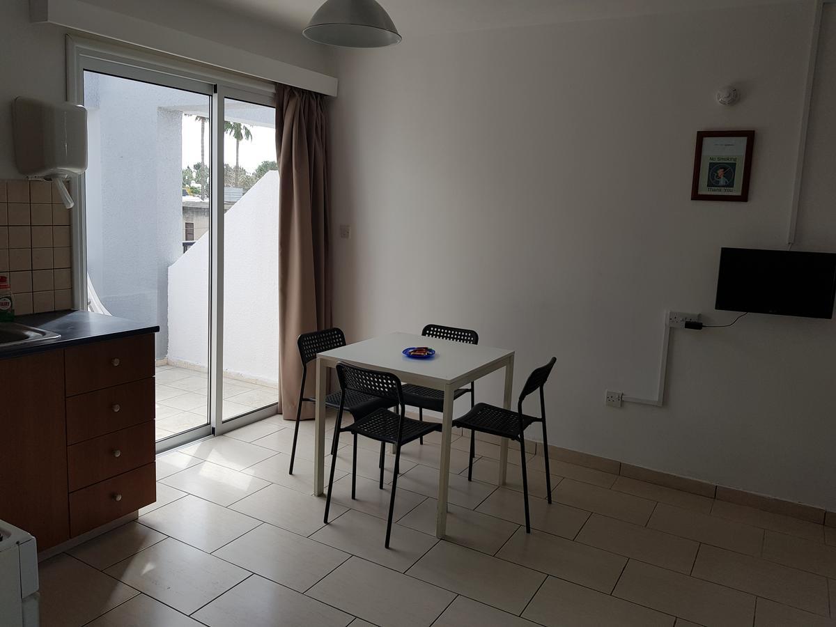 Apartmán Valentinos Court Paphos Exteriér fotografie