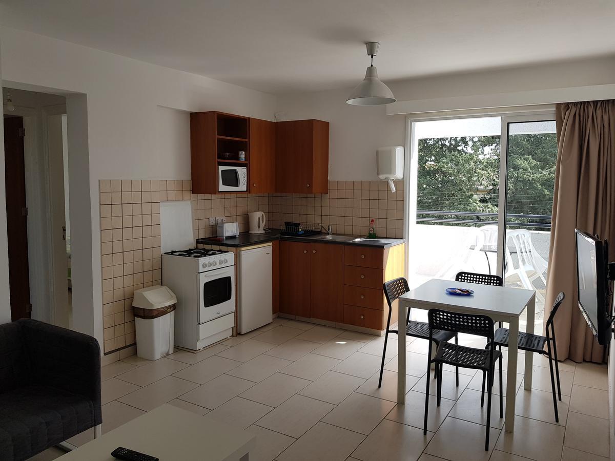 Apartmán Valentinos Court Paphos Exteriér fotografie