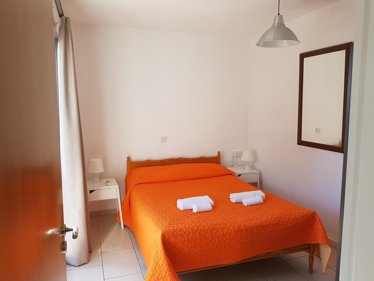 Apartmán Valentinos Court Paphos Exteriér fotografie